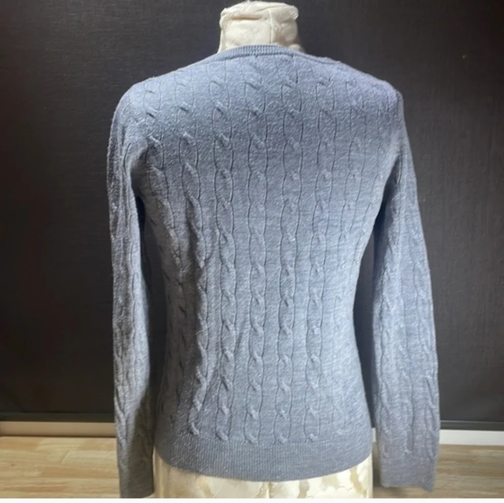 Gray V-Neck Long Sleeve Cable Knit Sweater - New York & Company - L